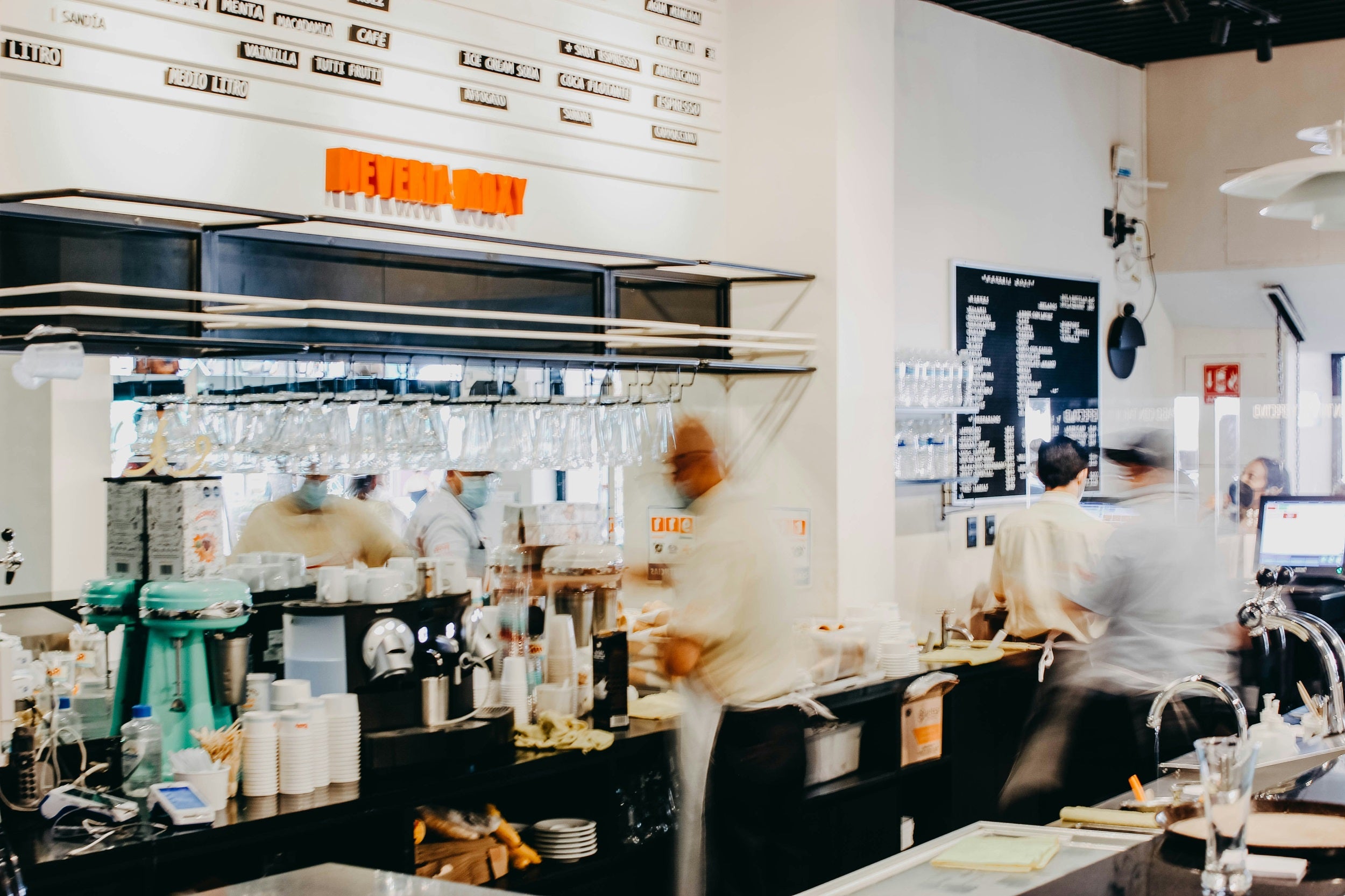 ¿Cómo decorar una cafetería? Consejos Colday